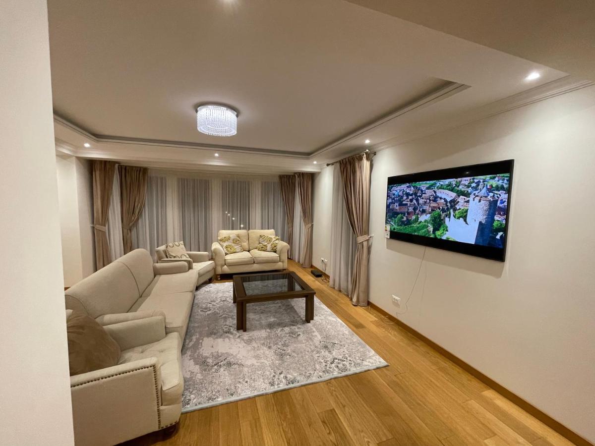 Sunny House Villa Suceava Ngoại thất bức ảnh