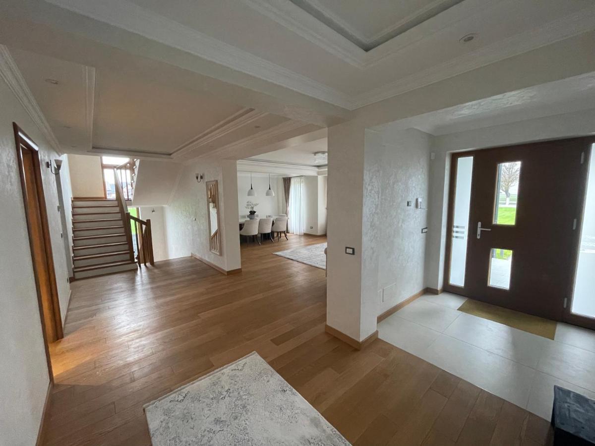Sunny House Villa Suceava Ngoại thất bức ảnh
