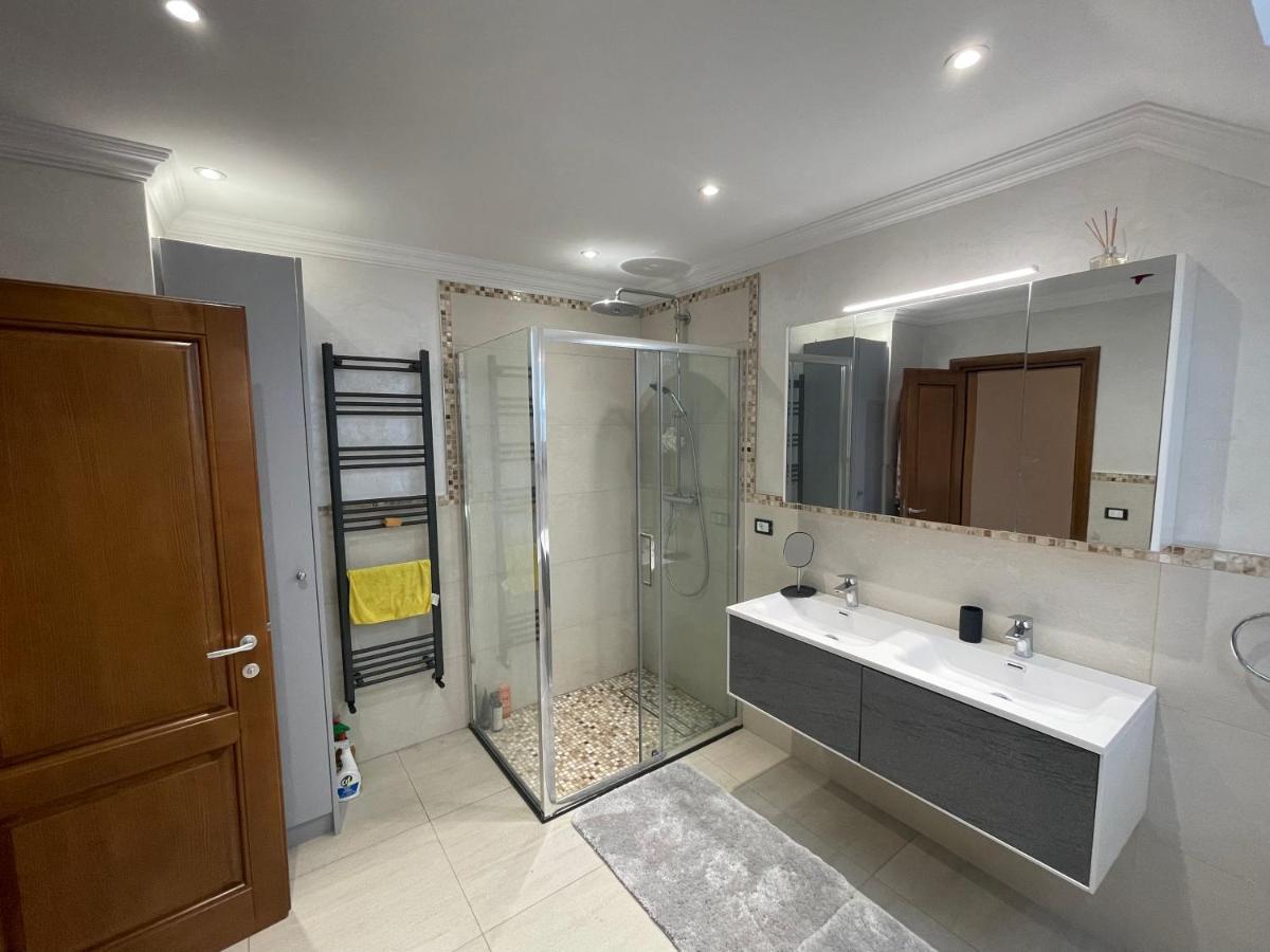 Sunny House Villa Suceava Ngoại thất bức ảnh