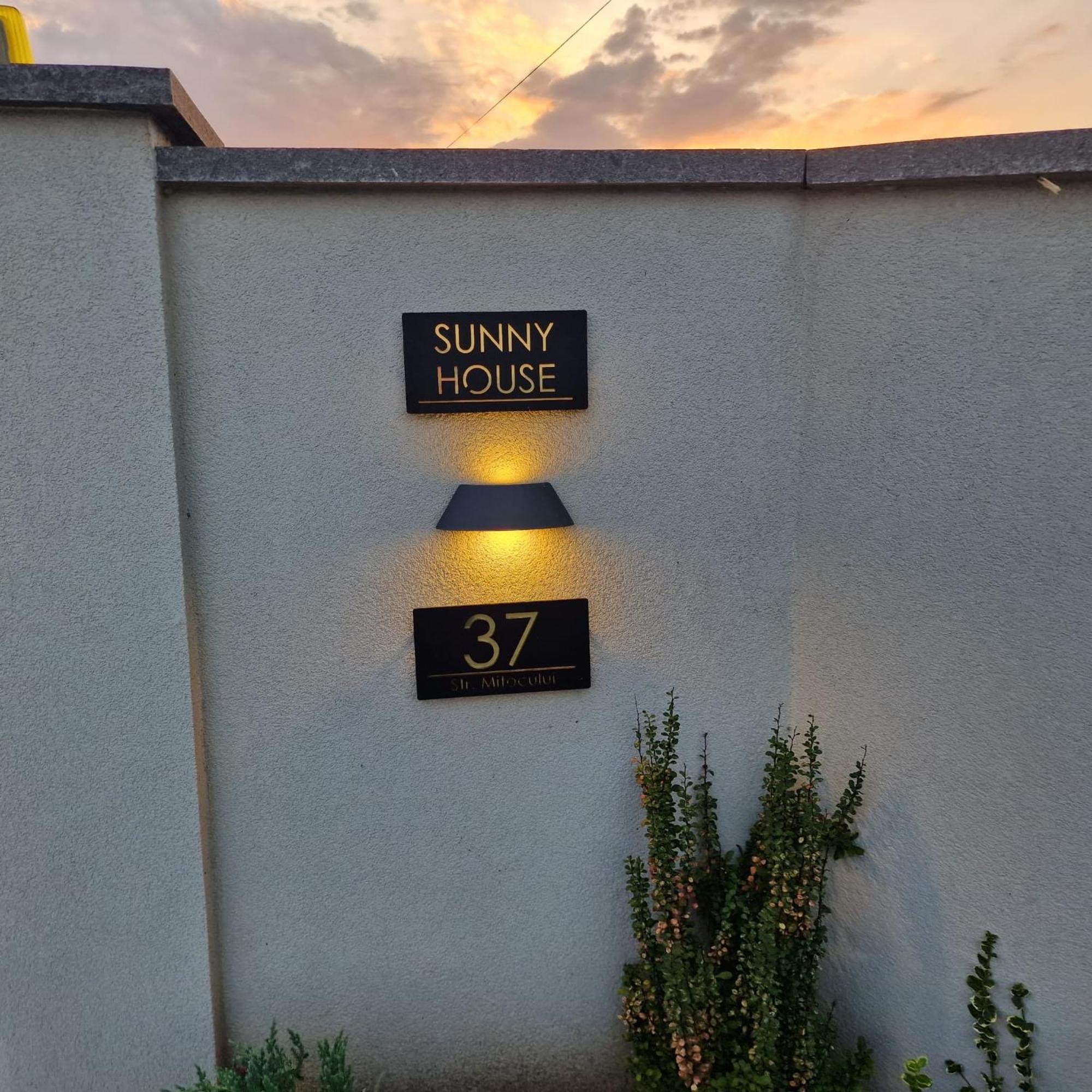 Sunny House Villa Suceava Ngoại thất bức ảnh