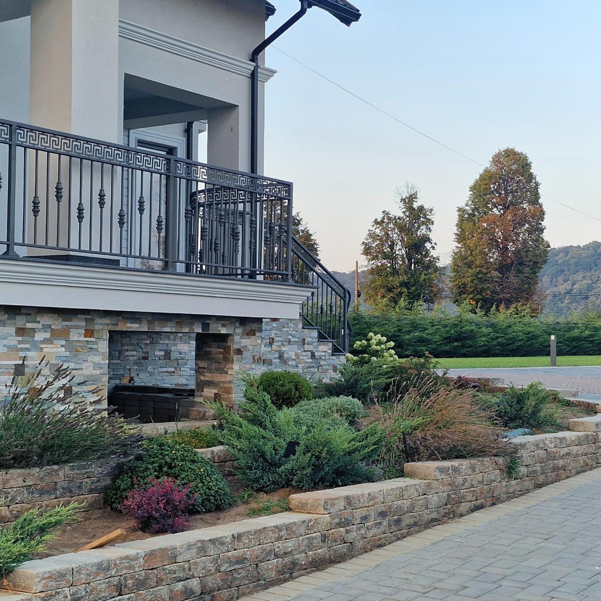 Sunny House Villa Suceava Ngoại thất bức ảnh